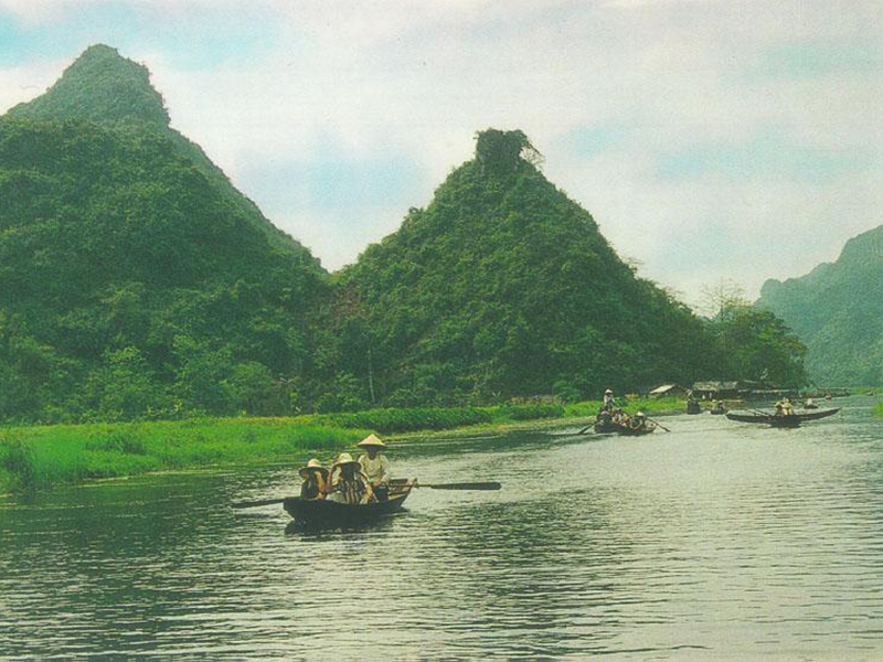 Chuyện t&igrave;nh bi tr&aacute;ng của c&ocirc; du k&iacute;ch nguy&ecirc;n mẫu trong b&agrave;i &ldquo;N&uacute;i Đ&ocirc;i&rdquo;